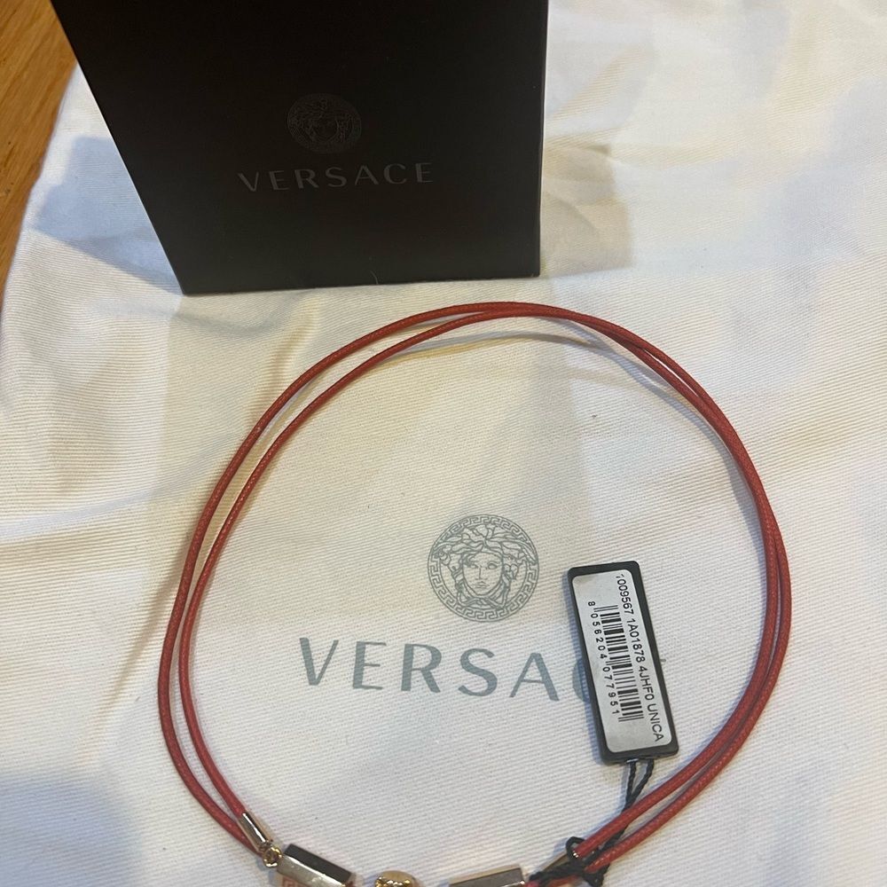 versace coral gold medusa cord necklace. Medusa charm necklace - Picture 7 of 7
